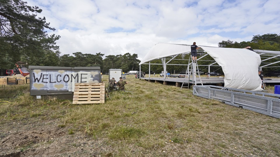 Opbouw van kamp in 2021. Foto: ANP/Hollandse Hoogte/Flip Franssen