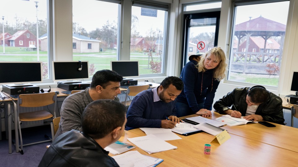 Statushouders volgen programma Voorbereiding op inburgering © Inge van Mill