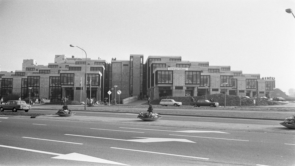 Het Centraal Beheer-gebouw in 1972