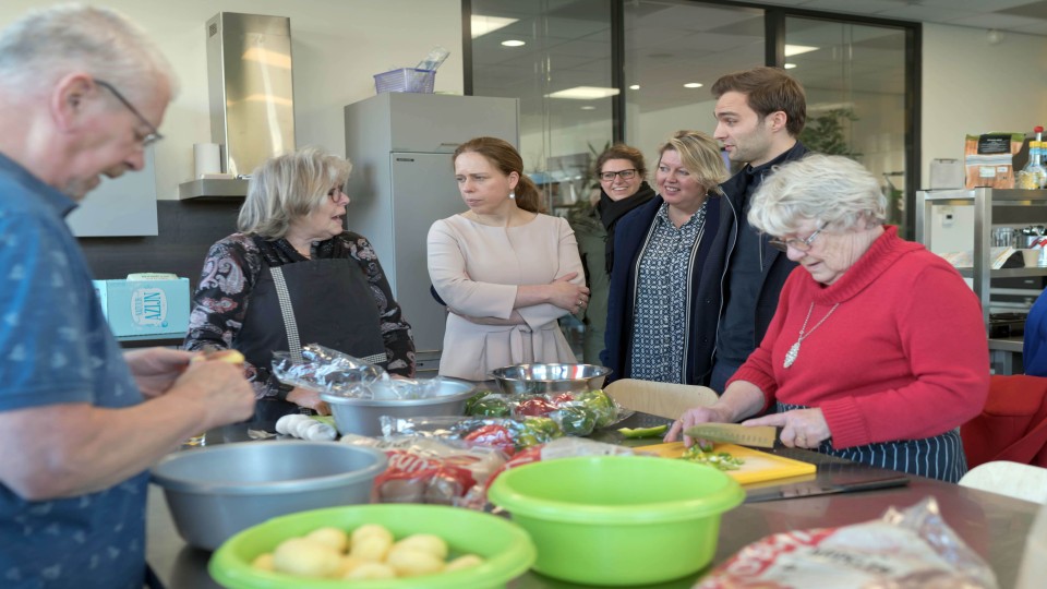 Minister Carola Schouten van Armoedebeleid en Participatie deze week op werkbezoek in Groningen.