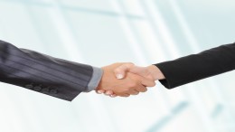 Berkelland haalt wethouders toch maar weer terug