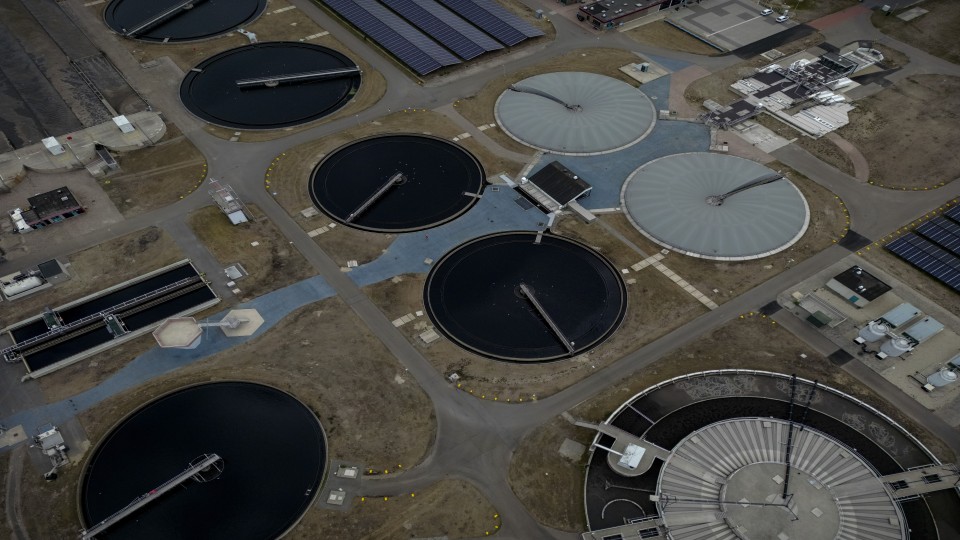 De rioolwaterzuiveringsinstallatie van Harderwijk levert warmte aan de nieuwbouwwijk Waterfront.