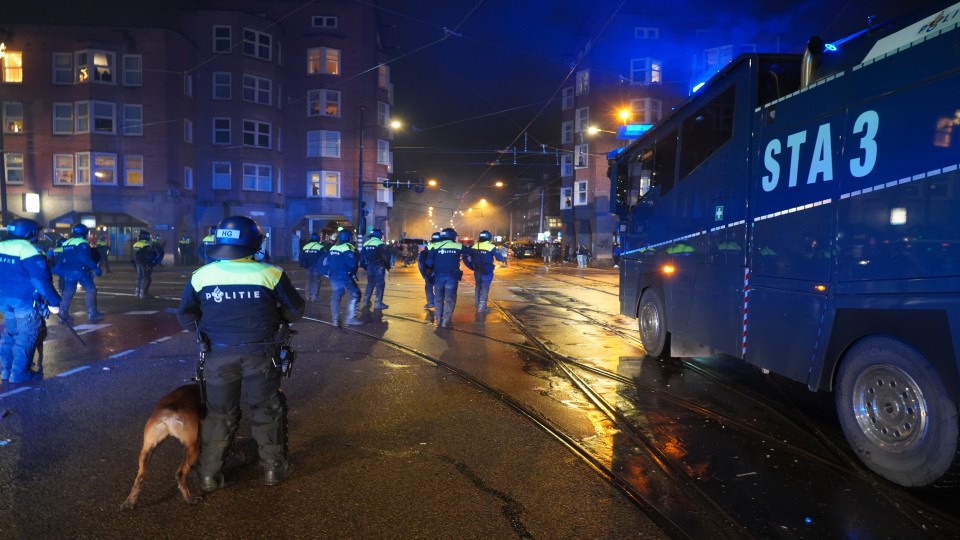 politie-mercatorplein-voetbal