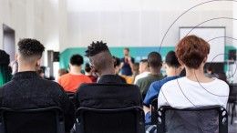 De online leefwereld: een digitale speeltuin of een mijnenveld?