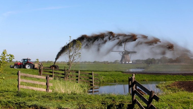 EU-commissie: Nederlands slootwater veel te vies