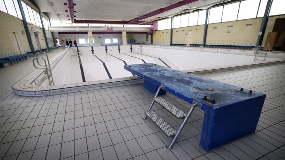 Het voormalig openbare zwembad De Leye in Oisterwijk ligt er leeg bij. Joyce van Belkom/ANP