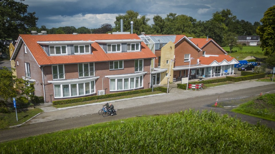 Dronefoto van het toekomstige AZC in Albergen. Foto: Roland Heitink (ANP)