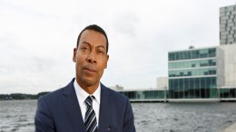 Burgemeester Almere mocht notariskantoor niet sluiten