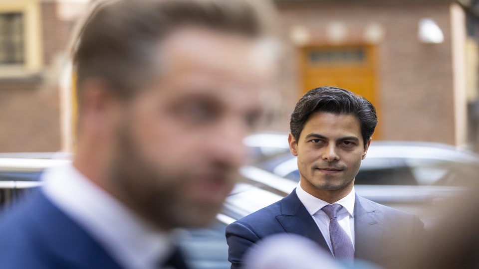 De ministers Hugo de Jonge (links) en Rob Jetten.