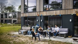 VNG en Aedes vragen alle gemeenten twee huizen voor statushouders