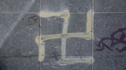 Preventie van rechtsextremisme moet zowel online als offline