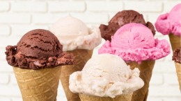 In de rij bij de ijssalon