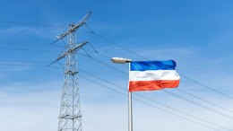 Zuid-Holland doet aangifte van bedreiging bij weghalen vlaggen