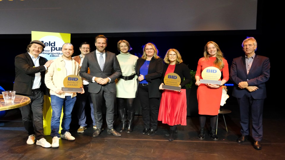 Prijsuitreiking positieve overheidsorganisaties 2024