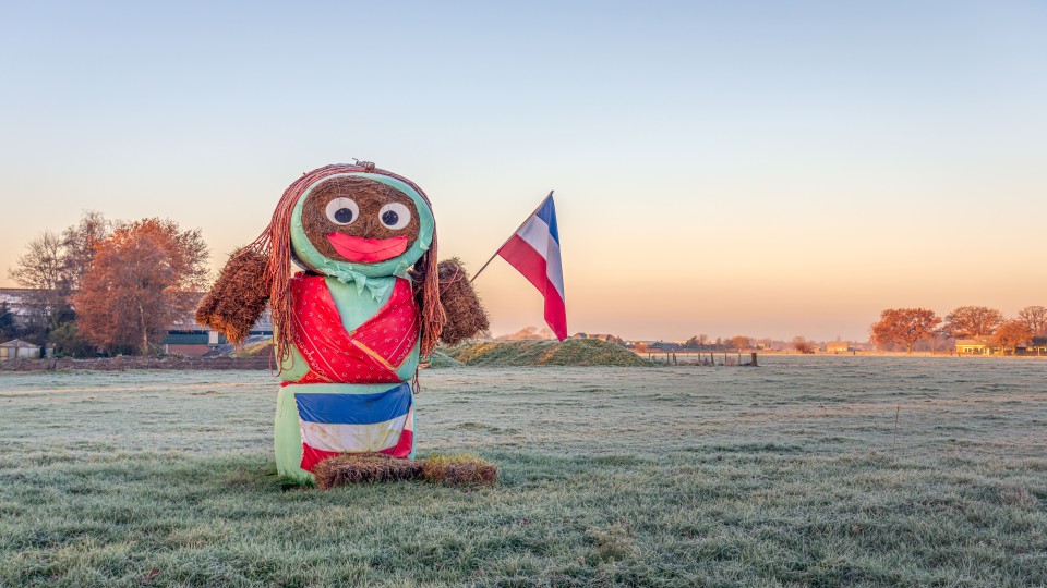 Stropop op een weiland van een melkveebedrijf in het Brabantse dorp Made.