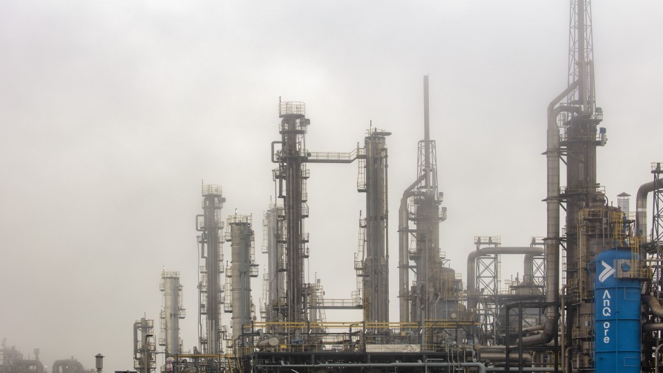Chemiefabriek Anqore op industriepark Chemelot bij Geleen.