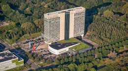 Met rode potlood door Utrechtse kernenergie-passage