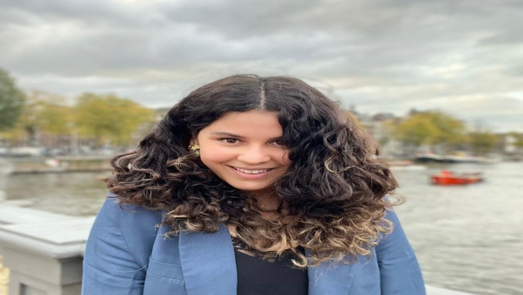 Hanane El Hadouchi (28) jonge ambtenaar van 2023