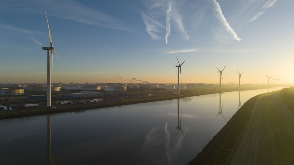 Windturbines niet ver van Brielle, in Zuid-Holland.