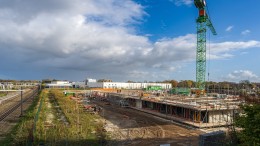 Beknelde huishoudens helpen? Bouwen, bouwen, bouwen