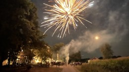 Protest bij hotel Tubbergen om asielopvang