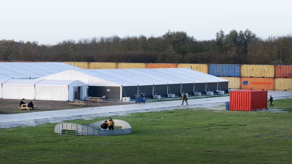 Het tijdelijke azc in het Groningse dorp Zoutkamp, bedoeld om aanmeldcentrum Ter Apel te ontlasten.