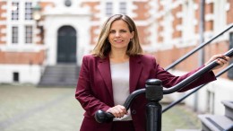 'Gemeenten moeten Europese identiteit stimuleren'