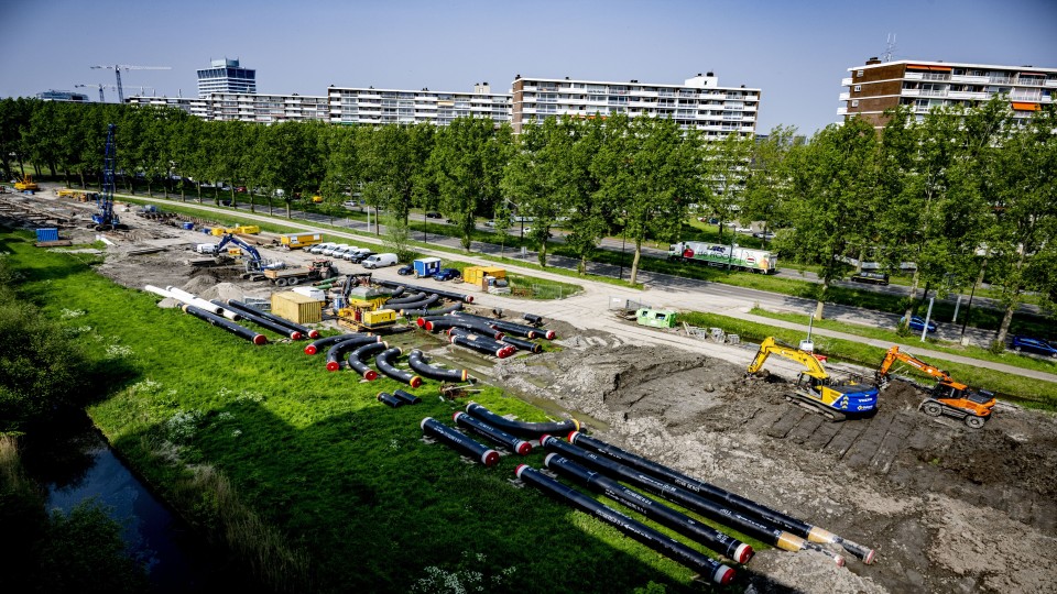 Aanleg van een warmtenet in een buurt in Rijswijk, vlakbij Den Haag.