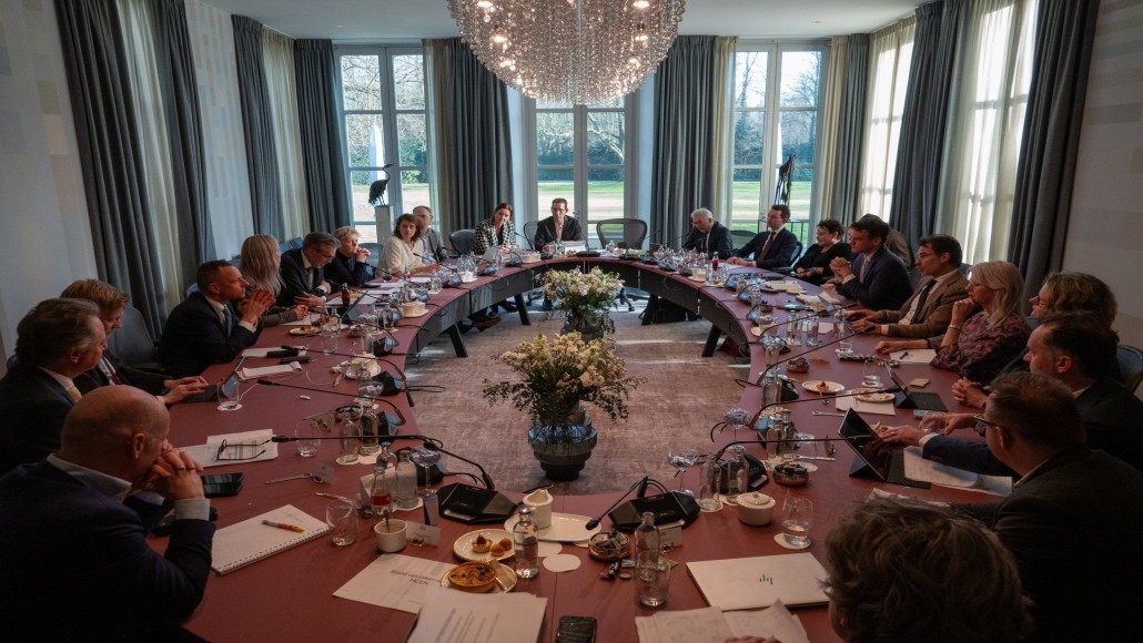 IPO en VNG op bezoek bij de ministeriële commissie.