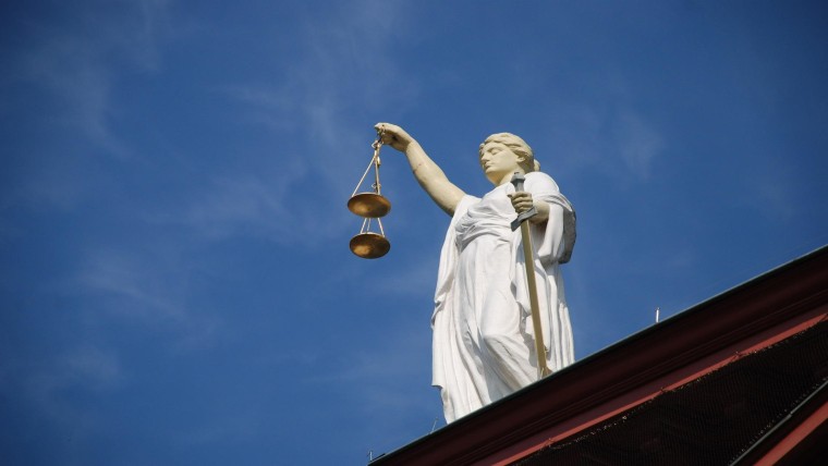 Strafrecht adolescenten bedreigd door problemen jeugdzorg
