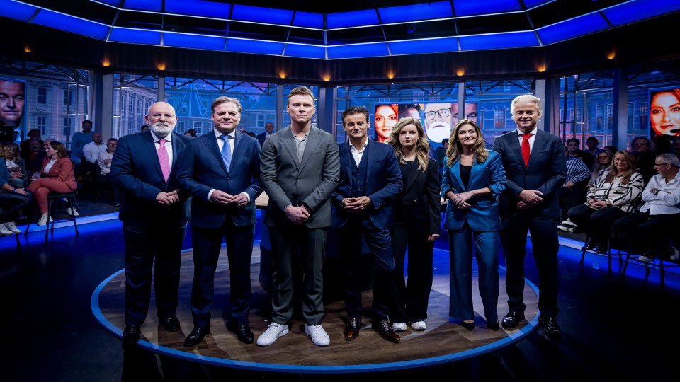 Het verkiezingsdebat van tv-zender SBS6. Van links naar rechts: Frans Timmermans (GroenLinks/PvdA), Pieter Omtzigt (NSC), de drie…