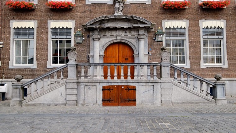 Drie gemeenten bieden noodopvang aan asielzoekers uit Ter Apel