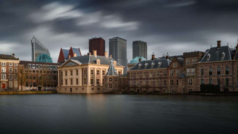 donkerewolken_shutterstock_1766338997