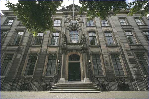 De Hoge Raad onder vuur