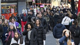 Drukte in winkelstraat neemt toe, vooral in grote stad