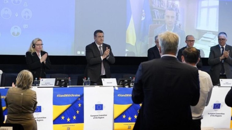 ‘Sluit partnerschap met Oekraïense steden’