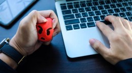 Werktevredenheid Vlaamse ambtenaar daalt door stress