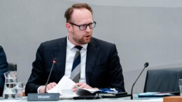 Heerma: bedreigers politieke ambtsdragers steviger aanpakken