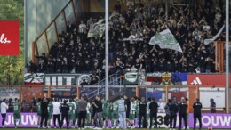 Supporters Ajax en FC Groningen strijden samen tegen gemeenten