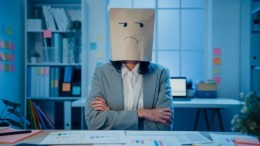 Salaris zint menig jonge ambtenaar niet en vertrekt