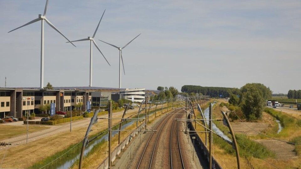 Windmolens bij Tiel, langs de Betuweroute
