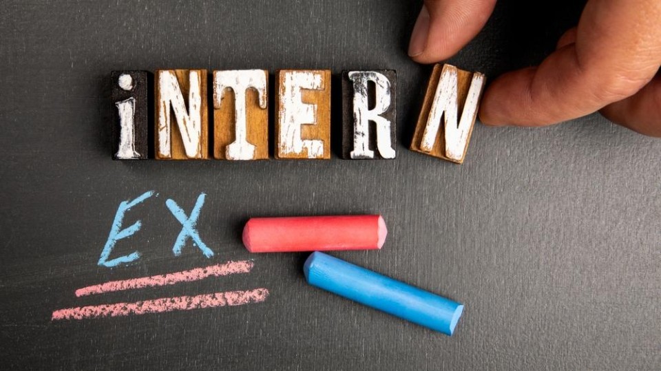 Intern of extern?