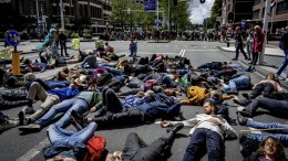 Burgemeesters willen niet tornen aan demonstratierecht