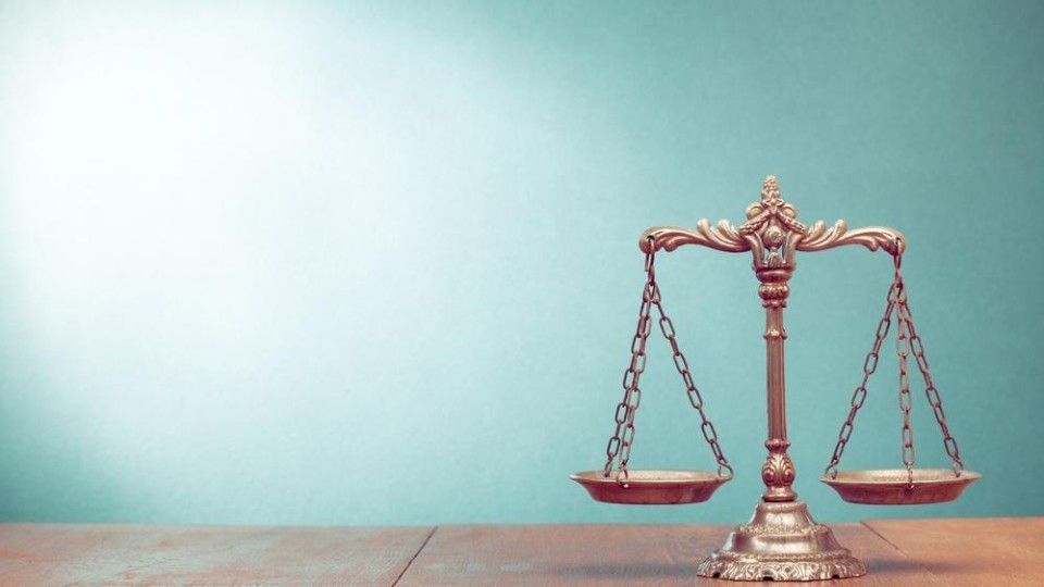 weegschaal bij rubriek in de clinch