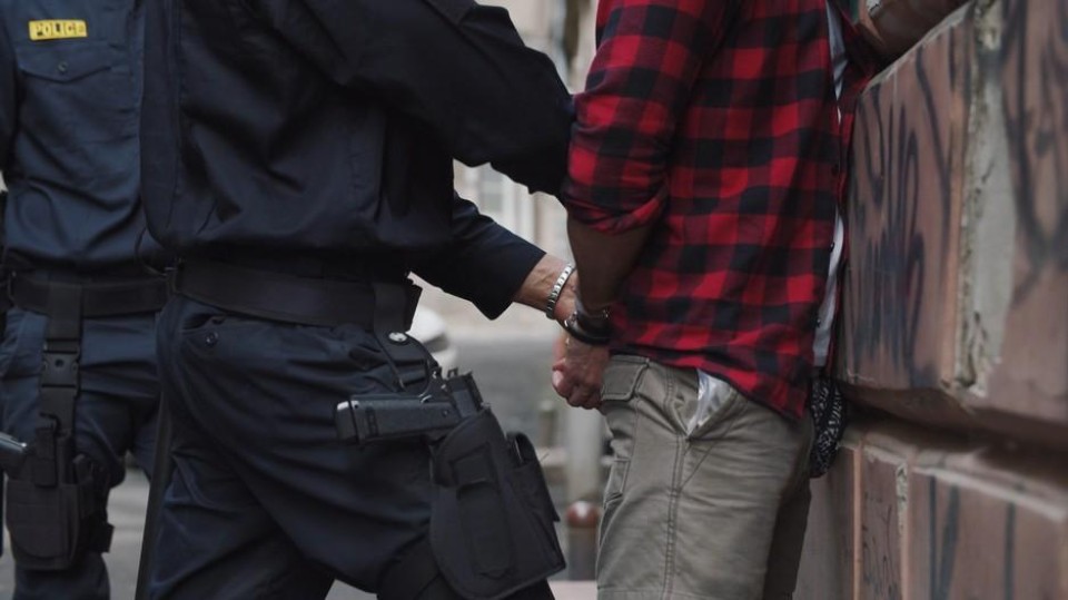 Politie verricht arrestatie