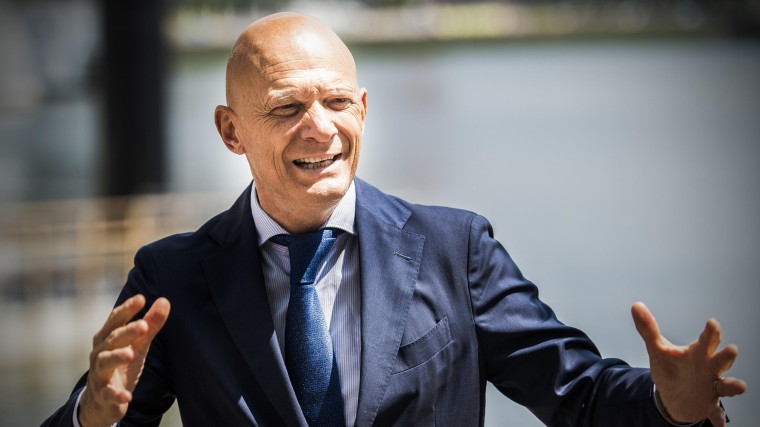 'Weigergemeenten mogen aan de schandpaal'