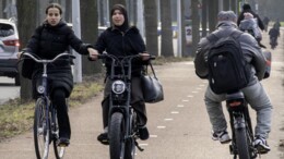 In consultatie nu: de helmplicht voor alle jonge e-bikers