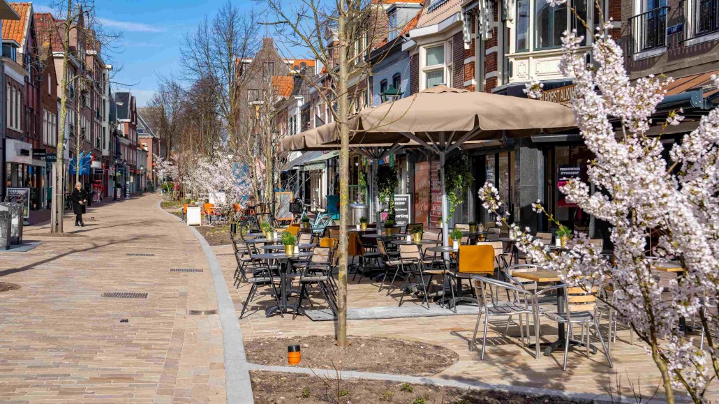 Terras aan de Laat