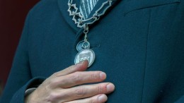 ‘Maak vertrekkend Haagse politicus geen burgemeester’