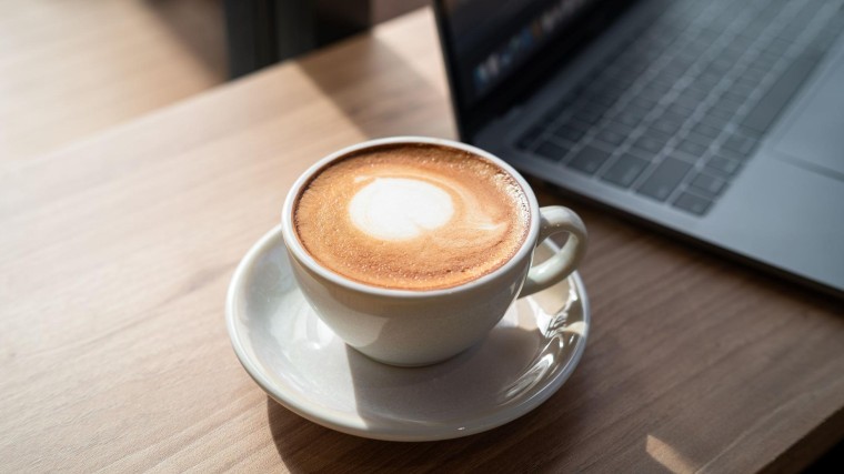 Max Havelaar-koffie én ChatGPT? Dat wringt.